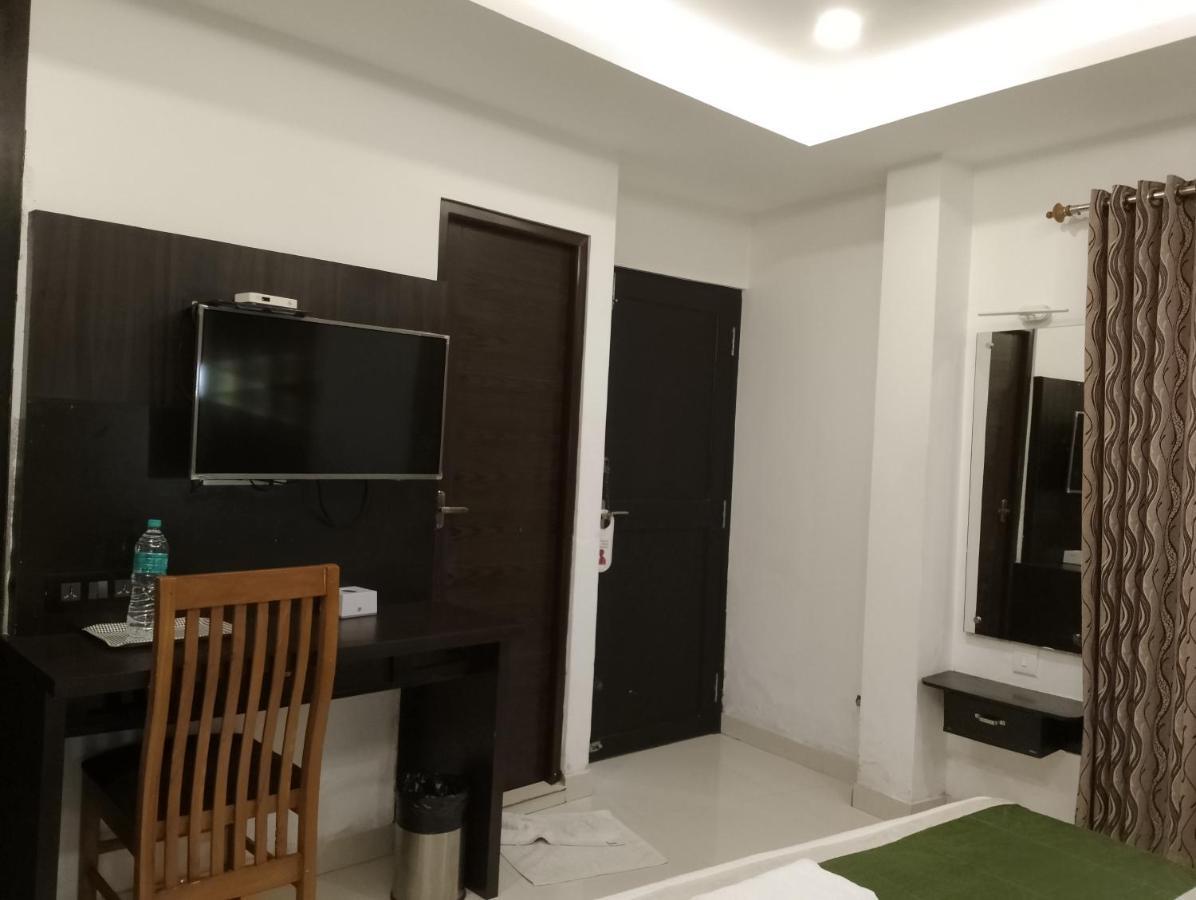 Hotel Greenlife Kochi Екстериор снимка