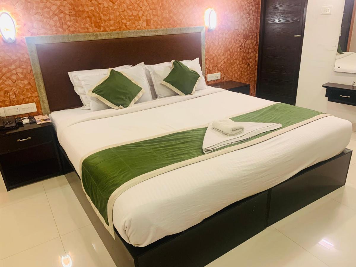 Hotel Greenlife Kochi Екстериор снимка