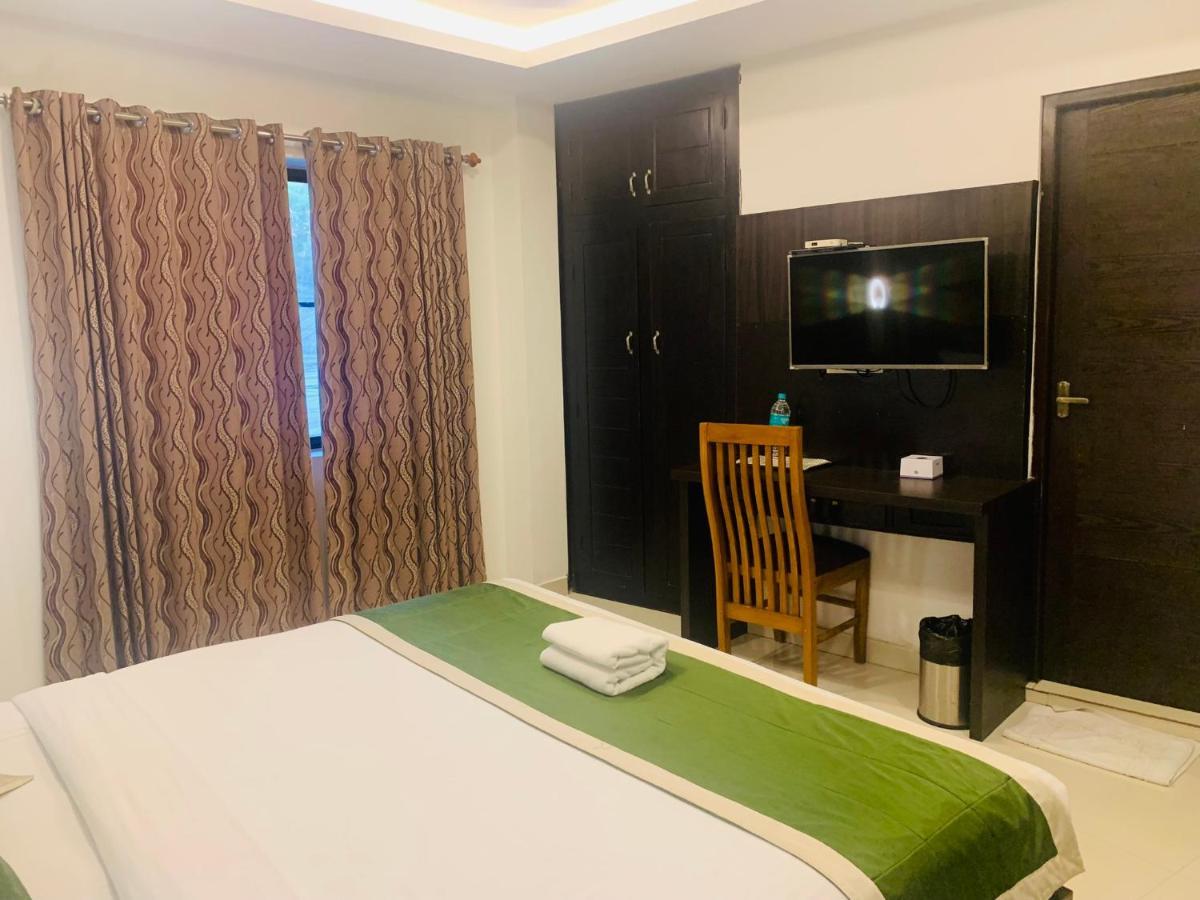 Hotel Greenlife Kochi Екстериор снимка