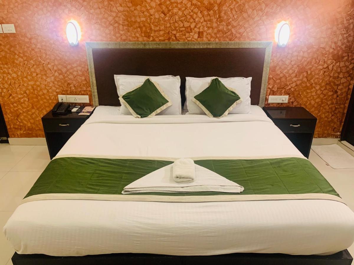 Hotel Greenlife Kochi Екстериор снимка