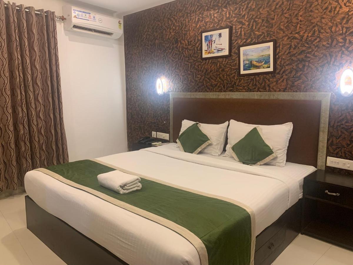 Hotel Greenlife Kochi Екстериор снимка