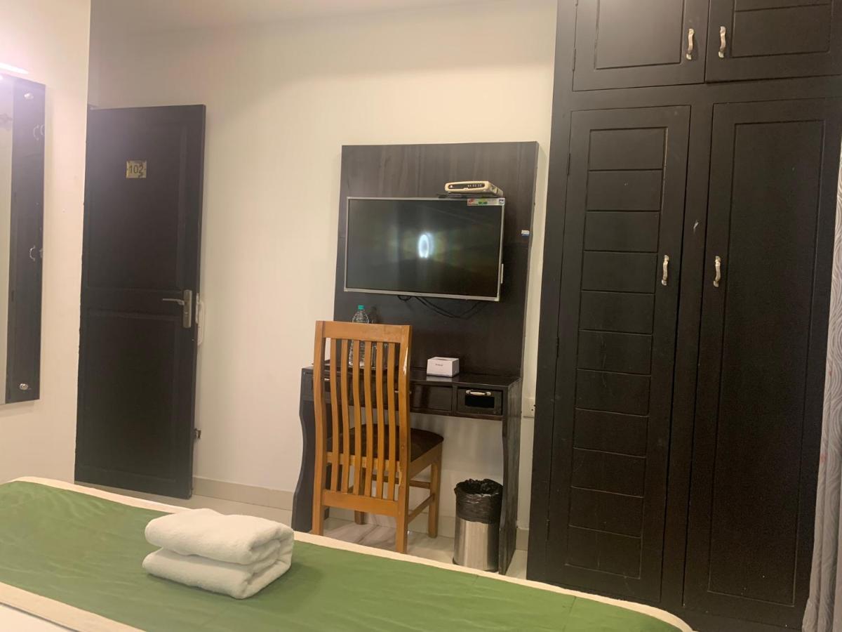 Hotel Greenlife Kochi Екстериор снимка