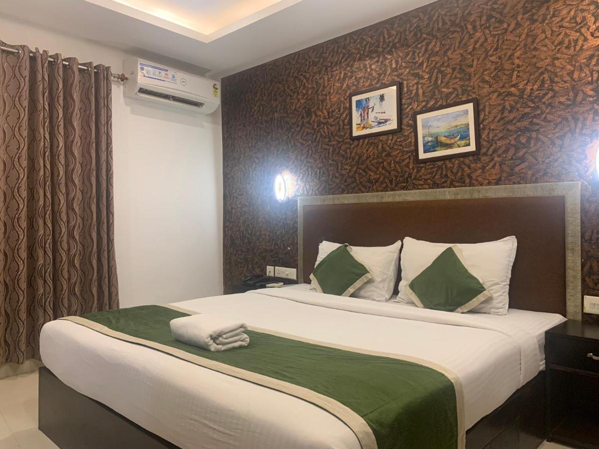 Hotel Greenlife Kochi Екстериор снимка