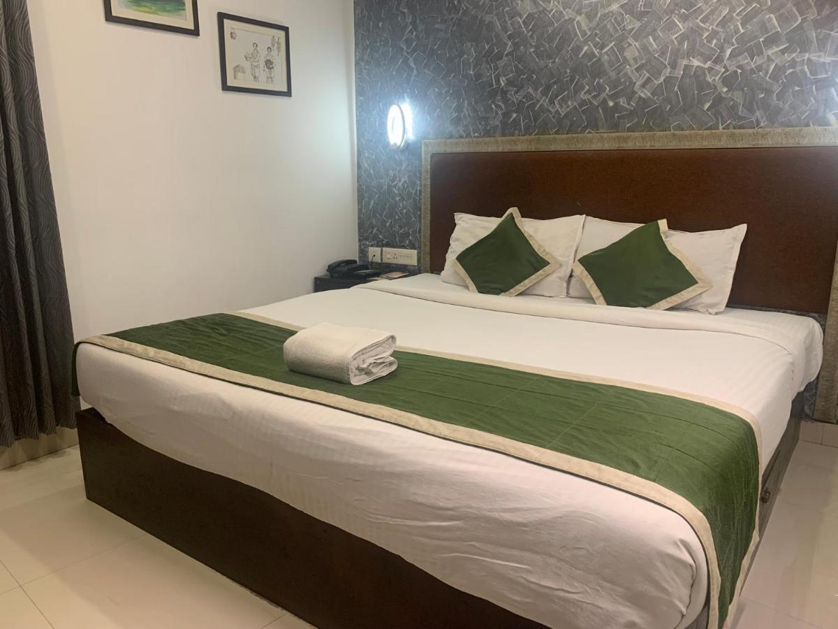 Hotel Greenlife Kochi Екстериор снимка
