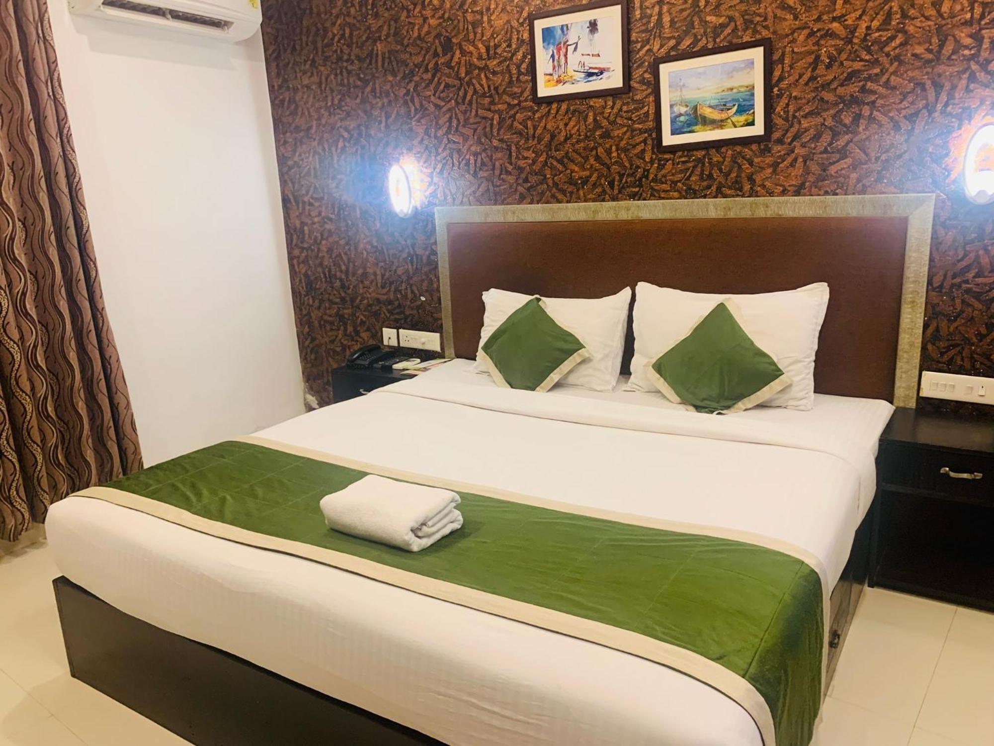 Hotel Greenlife Kochi Екстериор снимка